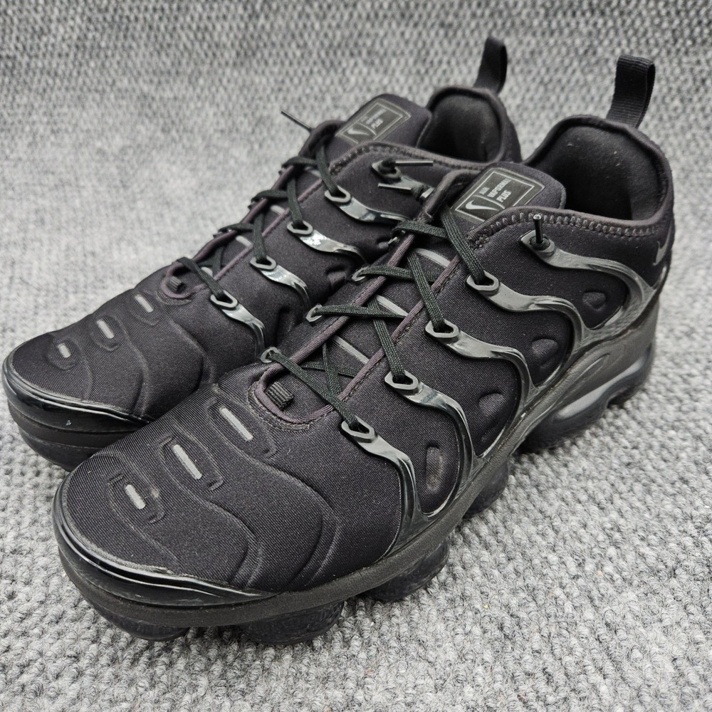 Nike (Mens 10.5) Black Air Vapormax Plus Low Sneakers Running Shoes Triple Black